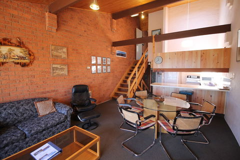Snowbird 1 - Jindabyne Townhouse - Northern Rivers Accommodation 1