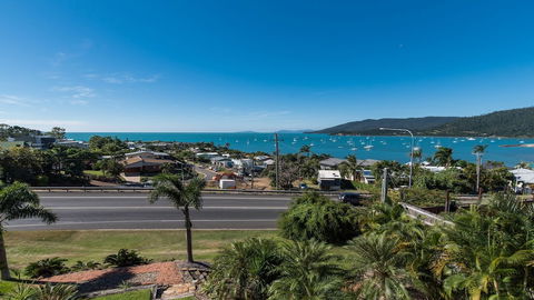 Hayman Views - Northern Rivers Accommodation 1