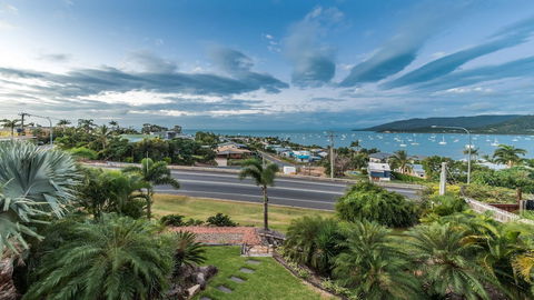 Hayman Views - Northern Rivers Accommodation 4