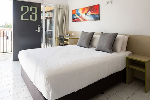 Nightcap At Emerald Star Hotel - Northern Rivers Accommodation 4