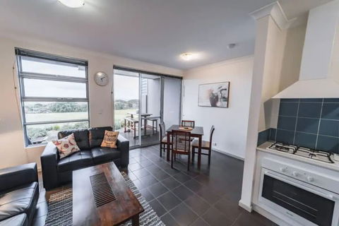 Cosy Corner Seaview Apartments - Northern Rivers Accommodation 3