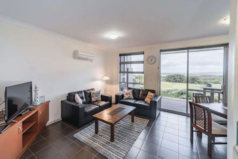Cosy Corner Seaview Apartments - Northern Rivers Accommodation 4