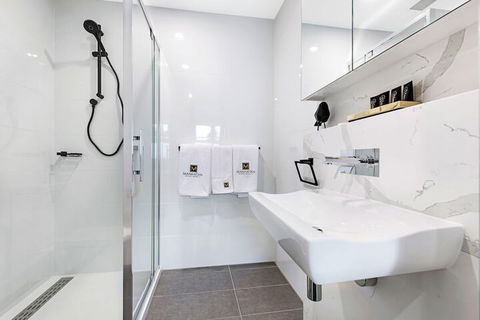 Manhattan Apartments - Caulfield North - Northern Rivers Accommodation 7