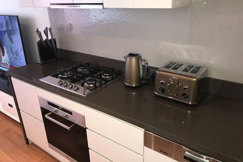 Executive 2 Bedroom Wollongong Apartment - Northern Rivers Accommodation 7