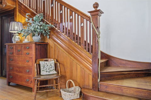 Cygnet Old Bank B & B Cafe & Gift Store - Northern Rivers Accommodation 6