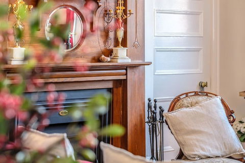 Cygnet Old Bank B & B Cafe & Gift Store - Northern Rivers Accommodation 5