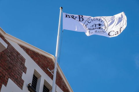 Cygnet Old Bank B & B Cafe & Gift Store - Northern Rivers Accommodation 3
