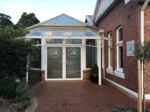 Cygnet Old Bank B & B Cafe & Gift Store - Northern Rivers Accommodation 1