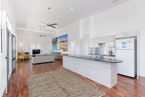 Surf Break Fingal Bay - Northern Rivers Accommodation 4