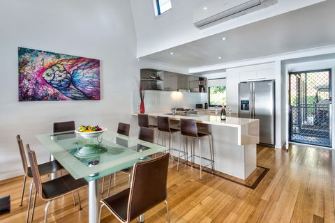 Shorelines 2 On Hamilton Island - Northern Rivers Accommodation 6