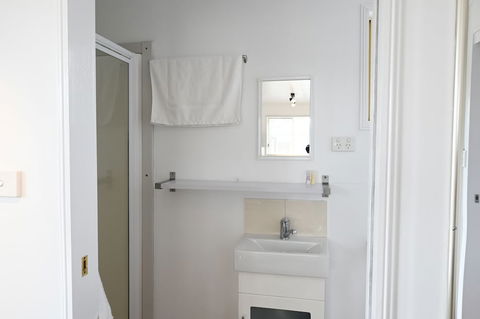 Crows Nest QLD Tourist Park - Northern Rivers Accommodation 0