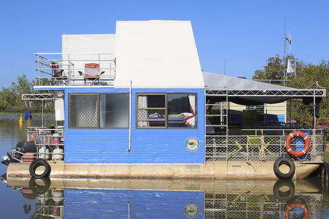 Corroboree Houseboats - Northern Rivers Accommodation 2