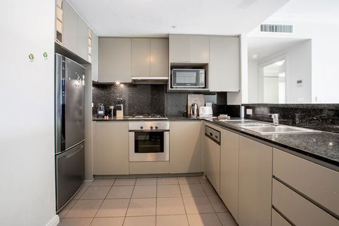 Russell St. Hotel Apartment - Northern Rivers Accommodation 5