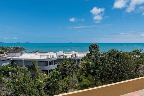 Views From Golden Orchid - Airlie Beach - Northern Rivers Accommodation 3