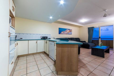 Views From Golden Orchid - Airlie Beach - Northern Rivers Accommodation 5