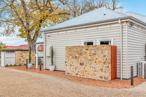 Grandview Accommodation - The Elm Tree Apartments - Northern Rivers Accommodation 1