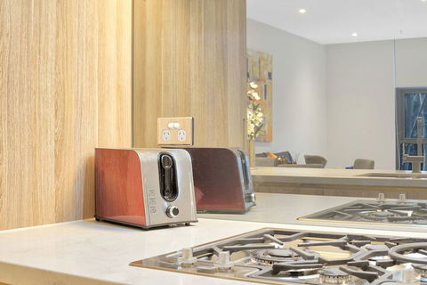 New Luxury Manhattan Style In Heart Of CBD - Northern Rivers Accommodation 3