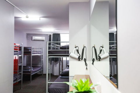 Mad Monkey Backpackers Waterfront - Northern Rivers Accommodation 5