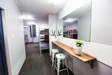 Mad Monkey Backpackers Waterfront - Northern Rivers Accommodation 3