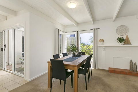 Mysa Anglesea Sleeps 7 WiFi Netflix Cafes Shops - Northern Rivers Accommodation 5