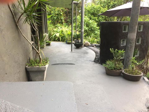 Earthship Daintree - Northern Rivers Accommodation 2