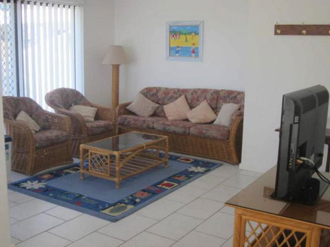 Hi Surf Unit 2 92 Head Street Forster - Northern Rivers Accommodation 5