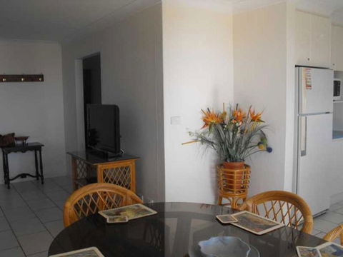 Hi Surf Unit 2 92 Head Street Forster - Northern Rivers Accommodation 1