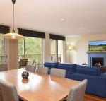 Villa 3br De Saran Resort Condo located within Cypress Lakes Resort nothing is more central - Northern Rivers Accommodation