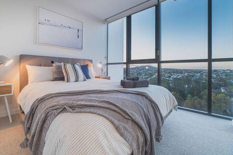 2 Bed Brisbane Resort Apartment - Northern Rivers Accommodation 1