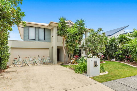 The Doggy Beach House At Salt - Northern Rivers Accommodation 2