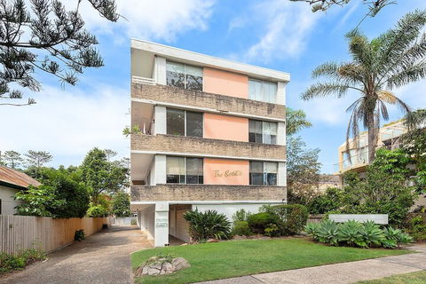 Surf Side Oasis With Balcony Near Beach - Northern Rivers Accommodation 1