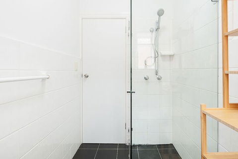 Newly Renovated Apt Close To CBD Unit 2 - Northern Rivers Accommodation 6