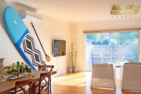 AUJOY 4 Bed Townhouse Glen Waverley - Northern Rivers Accommodation 0