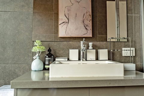 AUJOY 4 Bed Townhouse Glen Waverley - Northern Rivers Accommodation 2