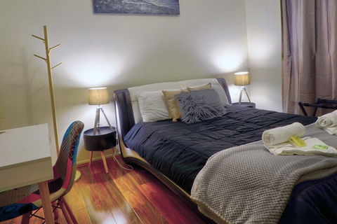 Wollongong Train Station Holiday House - Northern Rivers Accommodation 2