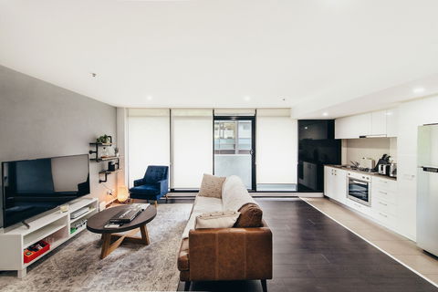 Rubi, 1BDR Melbourne Apartment - Northern Rivers Accommodation 4