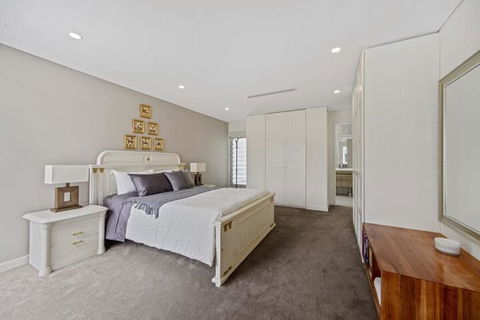 Luxurious New House Hidden Near Central CBD - Northern Rivers Accommodation 2