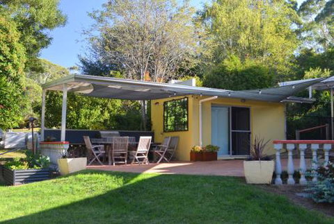A Bach At Bright Bright VIC - Northern Rivers Accommodation 0