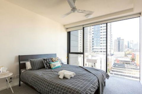 South Brisbane City View 2bed Apt+parking Qsb027 7 - Northern Rivers Accommodation 0