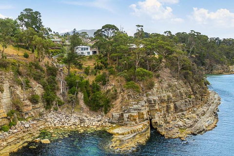 Hidden Bay - 5 BR Luxury Waterfront - Northern Rivers Accommodation 2