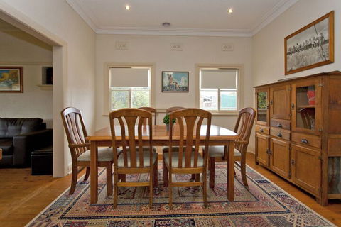 Red Brick Beauty - Central Cottage - Northern Rivers Accommodation 5