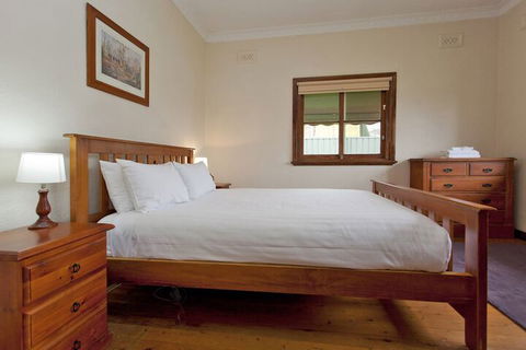 Red Brick Beauty - Central Cottage - Northern Rivers Accommodation 4