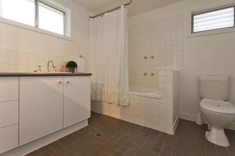 Red Brick Beauty - Central Cottage - Northern Rivers Accommodation 3