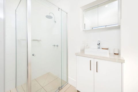 Sleeping In Style Central & Sophisticated - Northern Rivers Accommodation 3