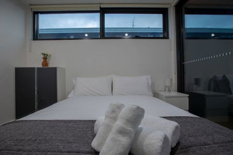106 Modern Prestige 3 Storey New Establishment - Northern Rivers Accommodation 3