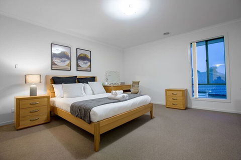 104 Sanctuary Lake Donatella Retreat - Northern Rivers Accommodation 4