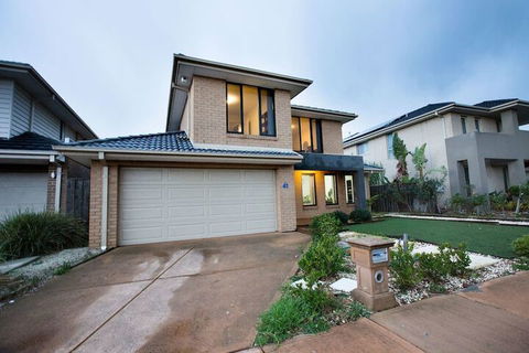 104 Sanctuary Lake Donatella Retreat - Northern Rivers Accommodation 1