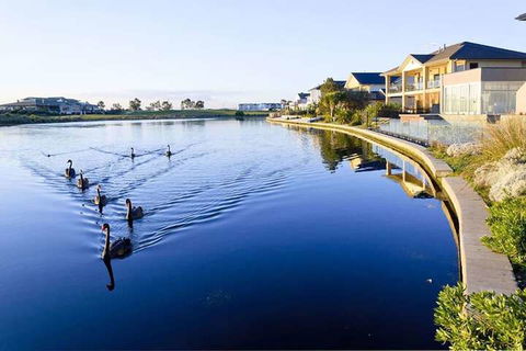 104 Sanctuary Lake Donatella Retreat - Northern Rivers Accommodation 2