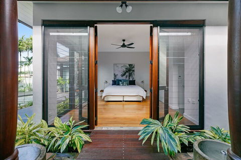 ESPRIT 2 PALM COVE BRAND NEW - Northern Rivers Accommodation 6