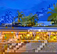 Oceans Edge Beach House At Oak Beach - Northern Rivers Accommodation